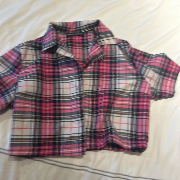 Brandy Melville Tops - Cute cropped top.